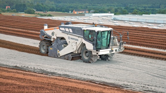 new generation of cold recyclers and soil stabilisers by WIRTGEN