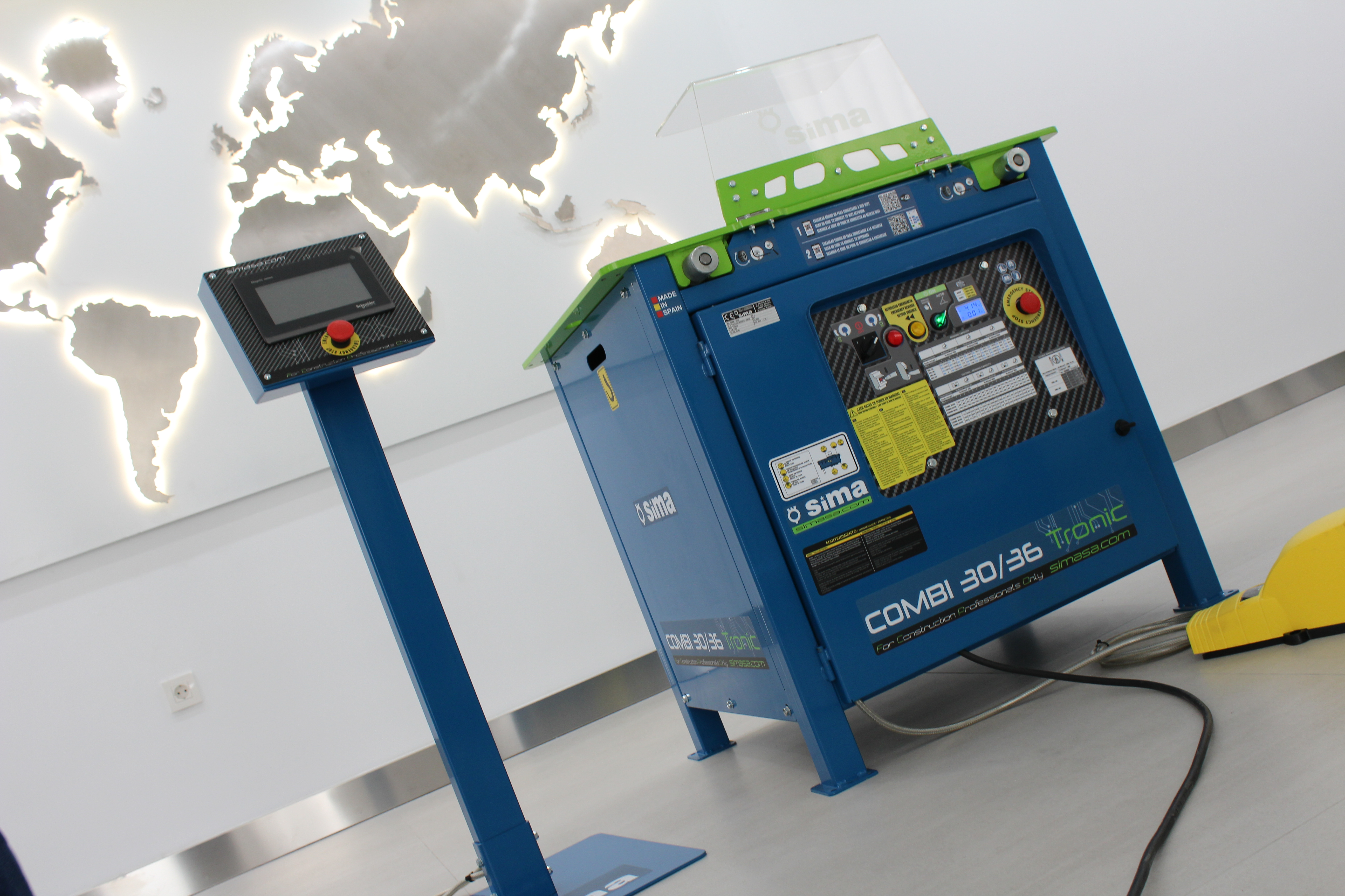 Sima - Combi Tronic With A Map Behind | LECTURA Press