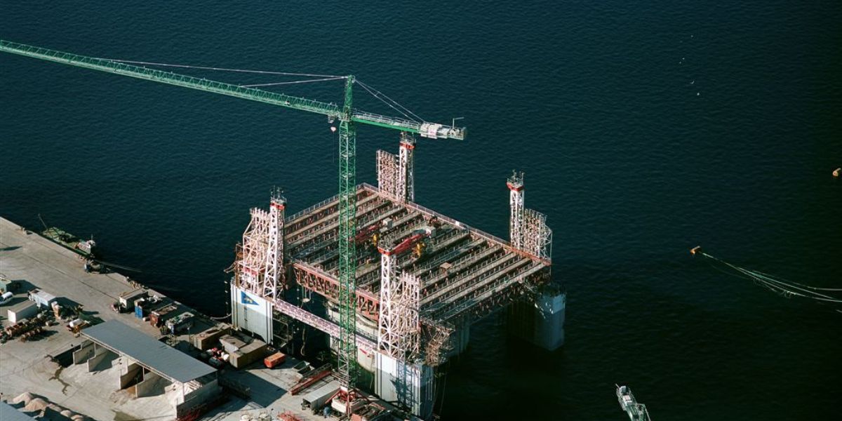 JASO Tower Cranes at the forefront of construction in ports and docks
