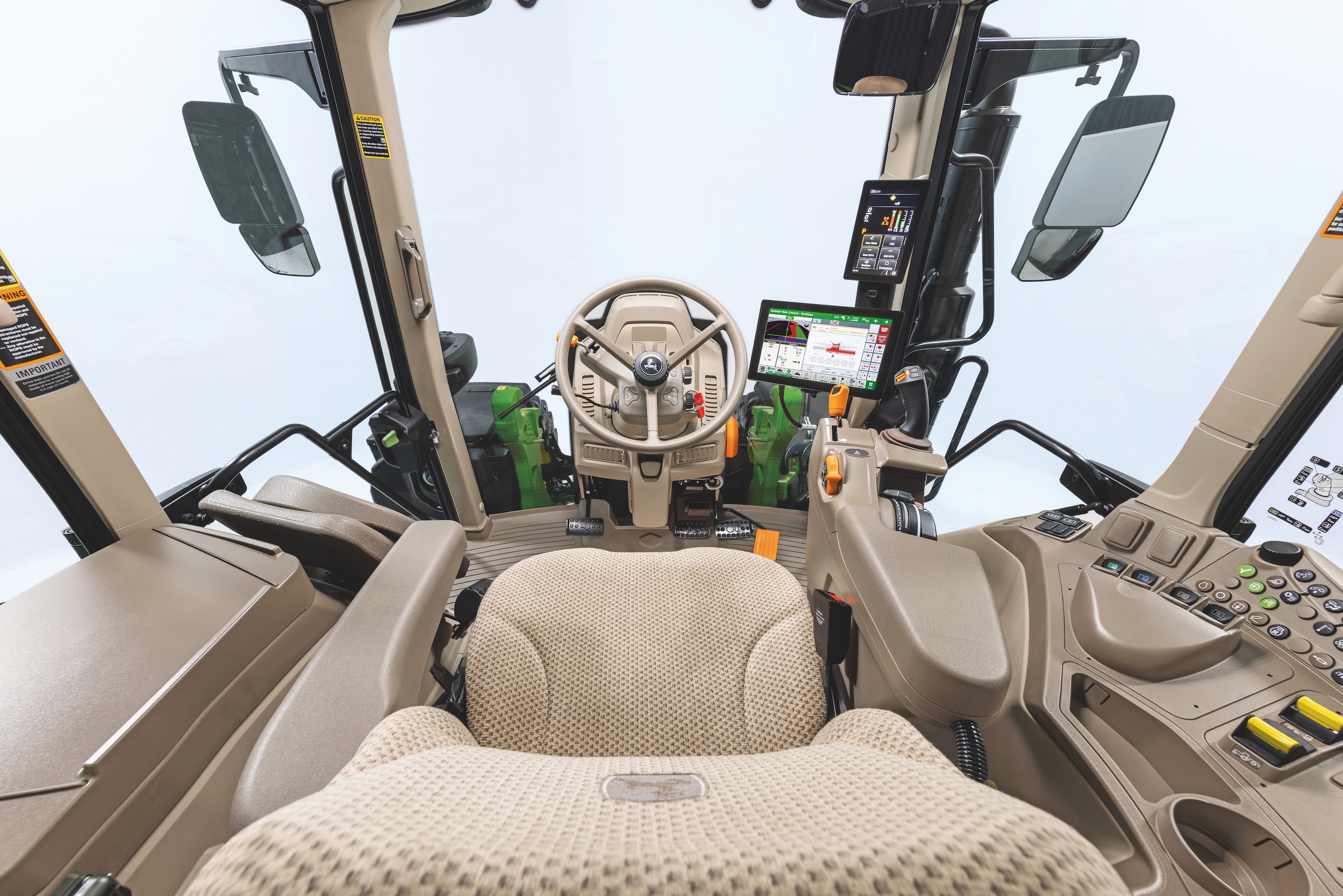New 6M tractor series - powerful, fast, intuitive