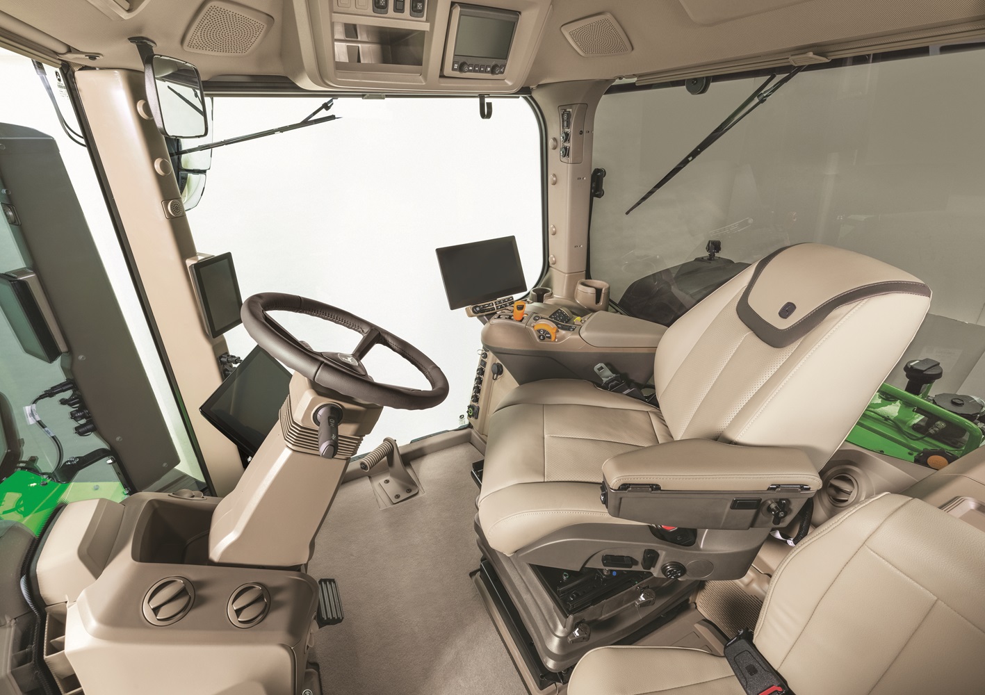 9RX 830 Cabin