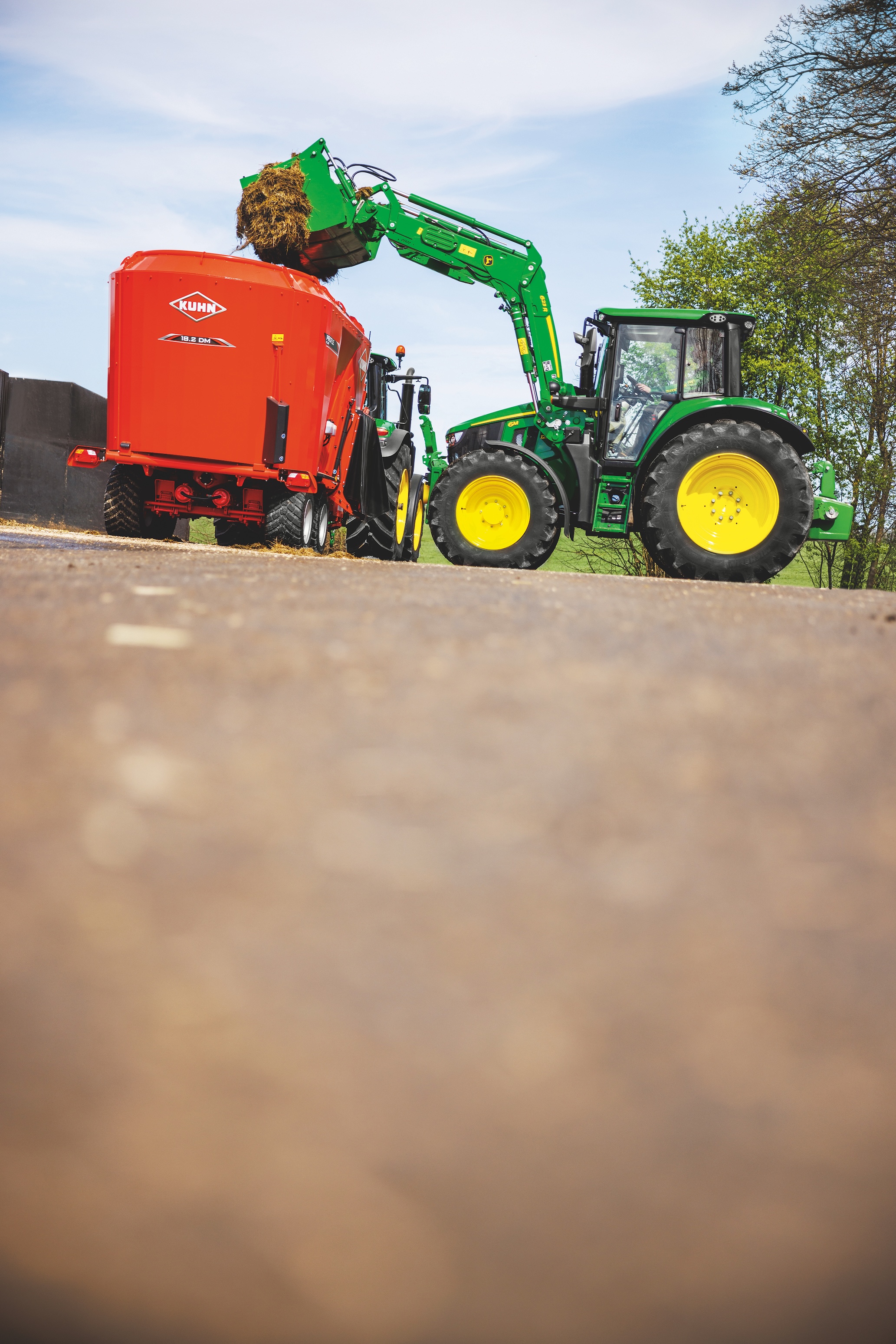 New 6M tractor series - powerful, fast, intuitive