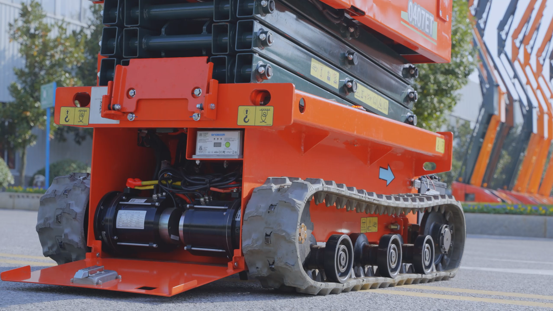 Sinoboom launches all-electric and oil-free crawler mini-scissor lift 0407ET
