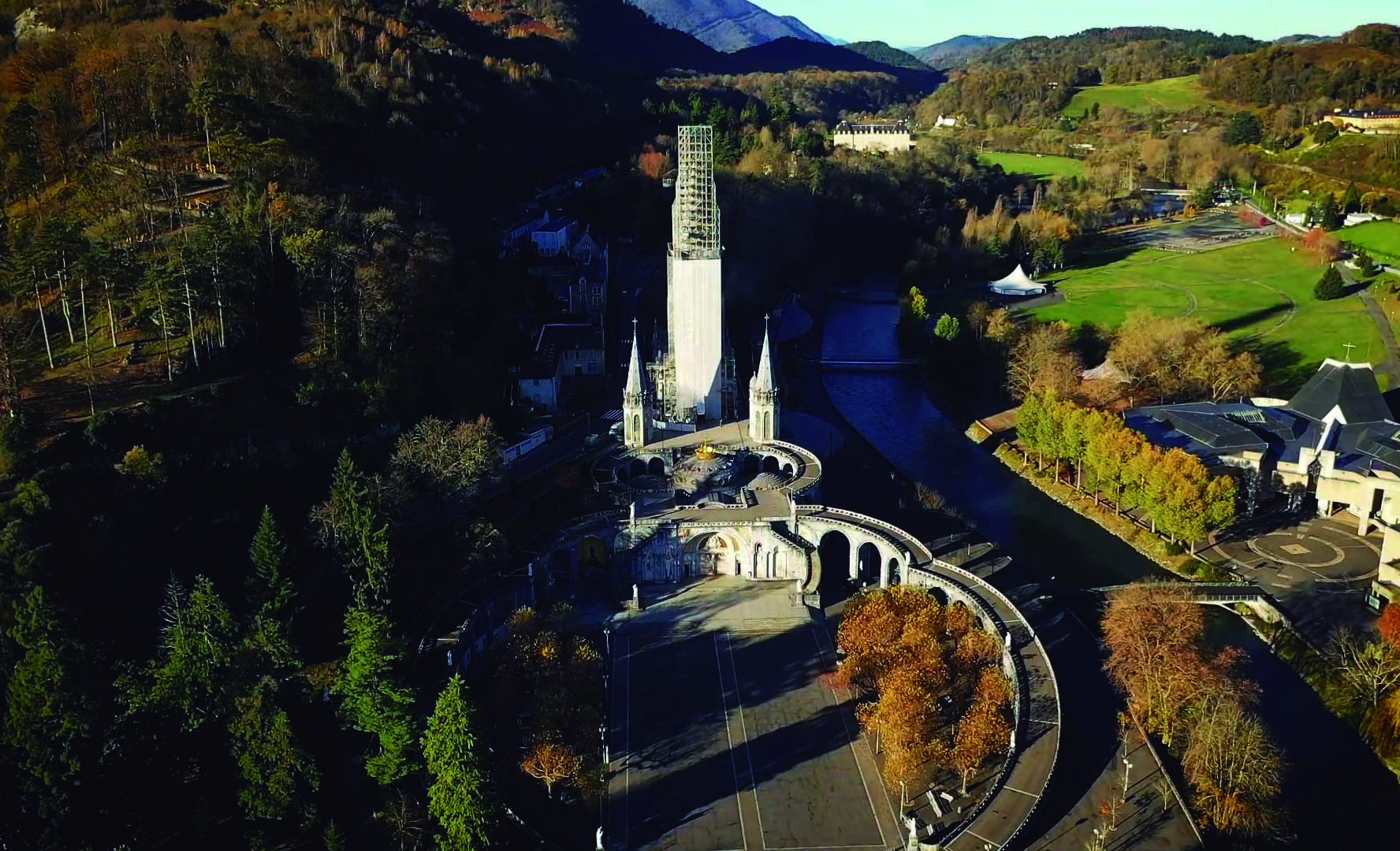 Tailor-made scaffolding solutions for the restoration of the Sanctuary of Lourdes <br> Image source: ULMA