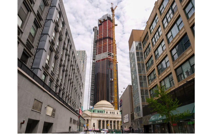 The tallest building in the Brooklyn skyline <br> Image source: Anmopyc
