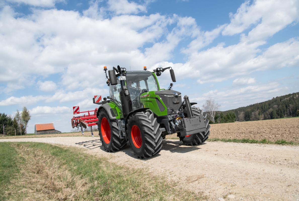 More than just a tractor. The Fendt 300 Vario