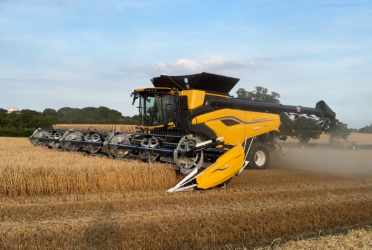 New Holland CR10