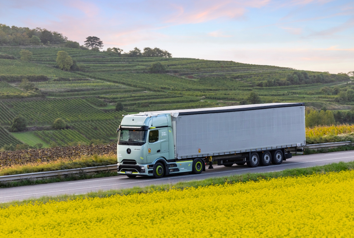 The Actros L on the roads around Molsheim, facility of Mercedes-Benz Trucks in France