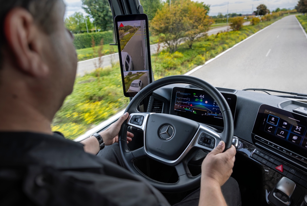 The Actros L on the roads around Molsheim, facility of Mercedes-Benz Trucks in France