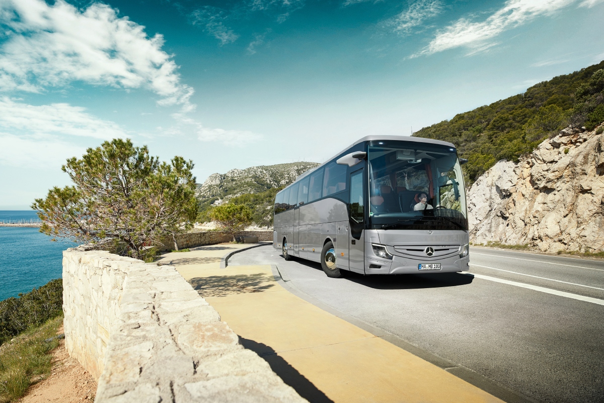 Daimler Buses Makes its Coaches Even More Efficient, Digital and Safer