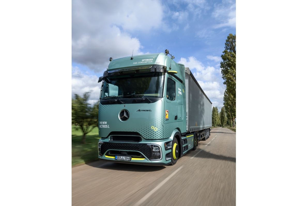 The Actros L on the roads around Molsheim, facility of Mercedes-Benz Trucks in France