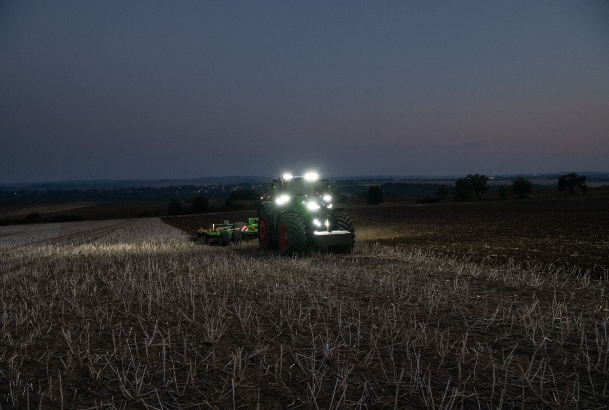 More output. It's more user friendly. More light. Fendt 1000 Vario