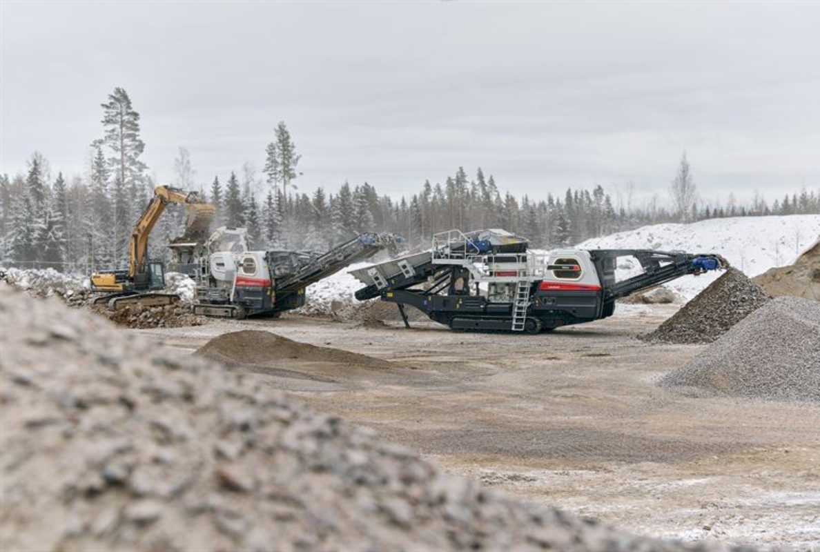 Metso launches the first diesel-electric Lokotrack EC range units
