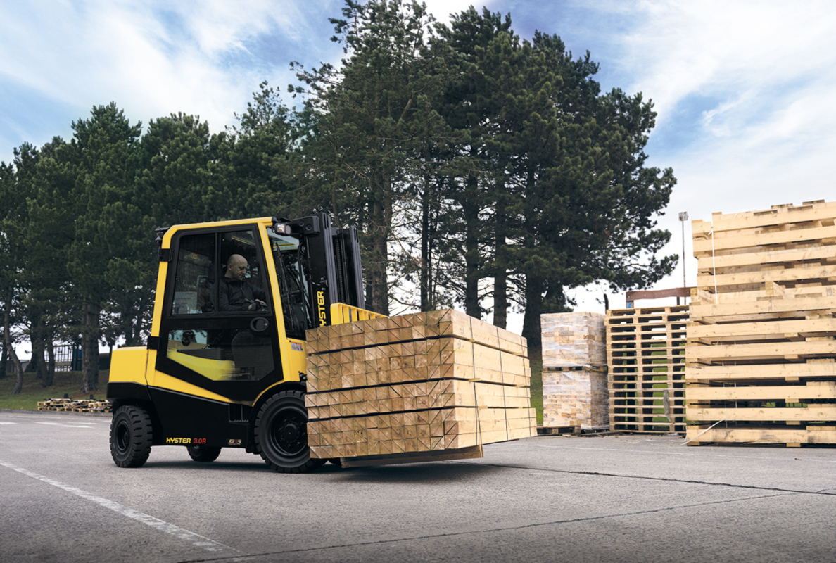 Hyster H3.0A Lift Truck in Outdoor Application