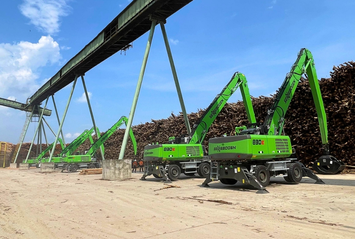 Indonesian paper mill with 9 material handling machines
