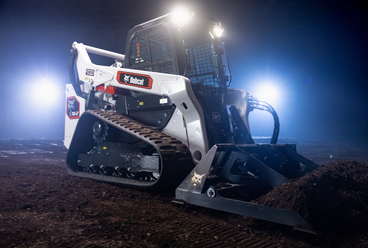 Bobcat T76 R-Series Compact Track Load