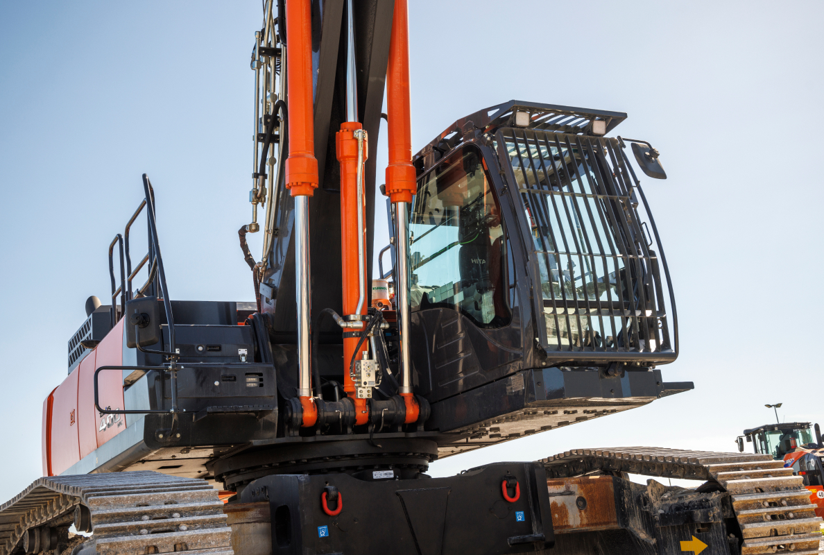 ZX400 MC-7 Triple Boom Cylinder RB 1221