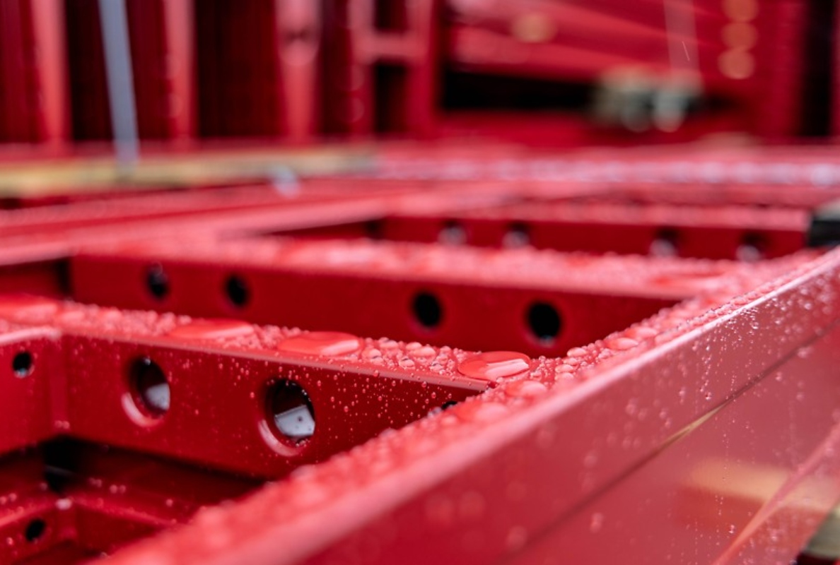 The new MAXIMO panels are also coated with PERIskin in the plant, which makes the formwork elements even more durable.