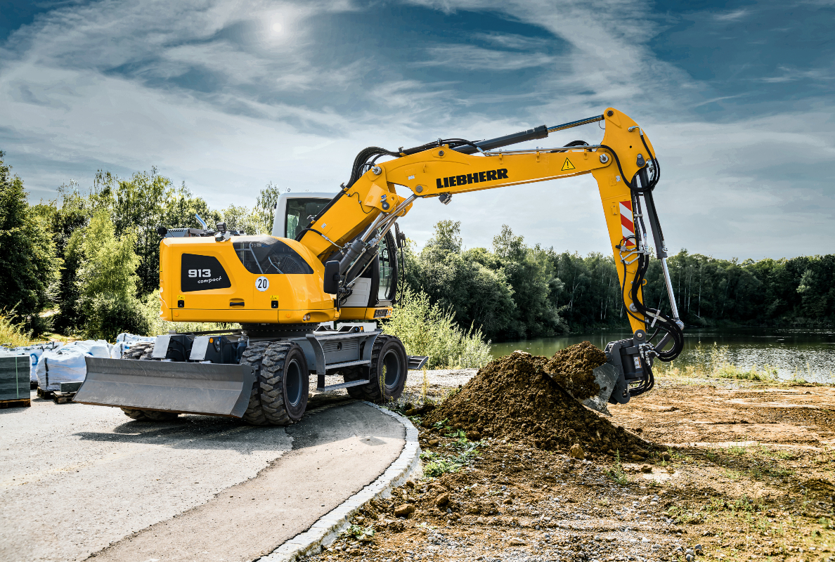 In the future, wheeled excavators of the Liebherr-Hydraulikbagger GmbH, like the A 913 Compact Litronic here, will also be supplied to customers fuelled with HVO.