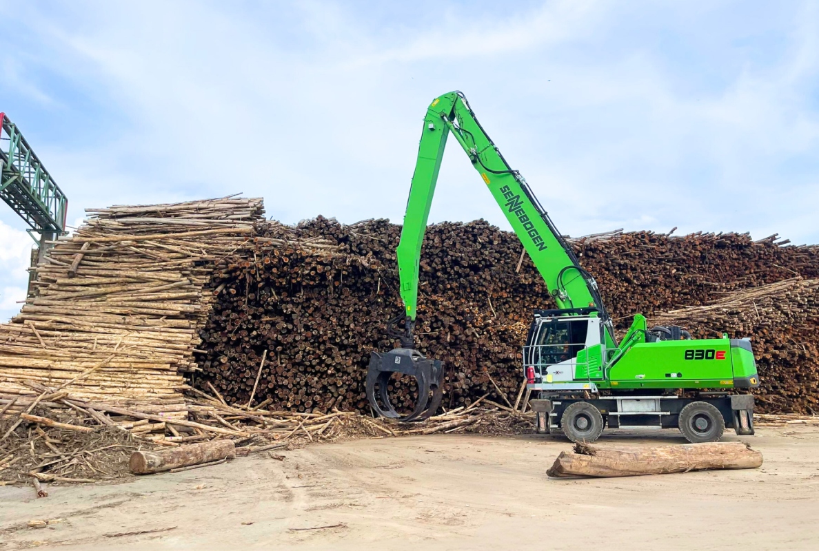 Indonesian paper mill with 9 material handling machines