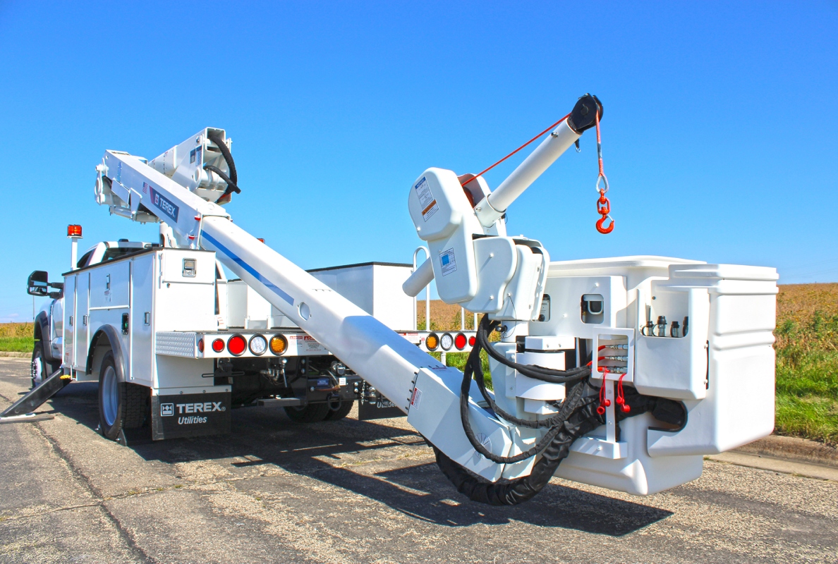 The new Terex TRX Series also features the new Ranger jib with an improved design, enhanced articulation, and compatibility with aftermarket attachments.
