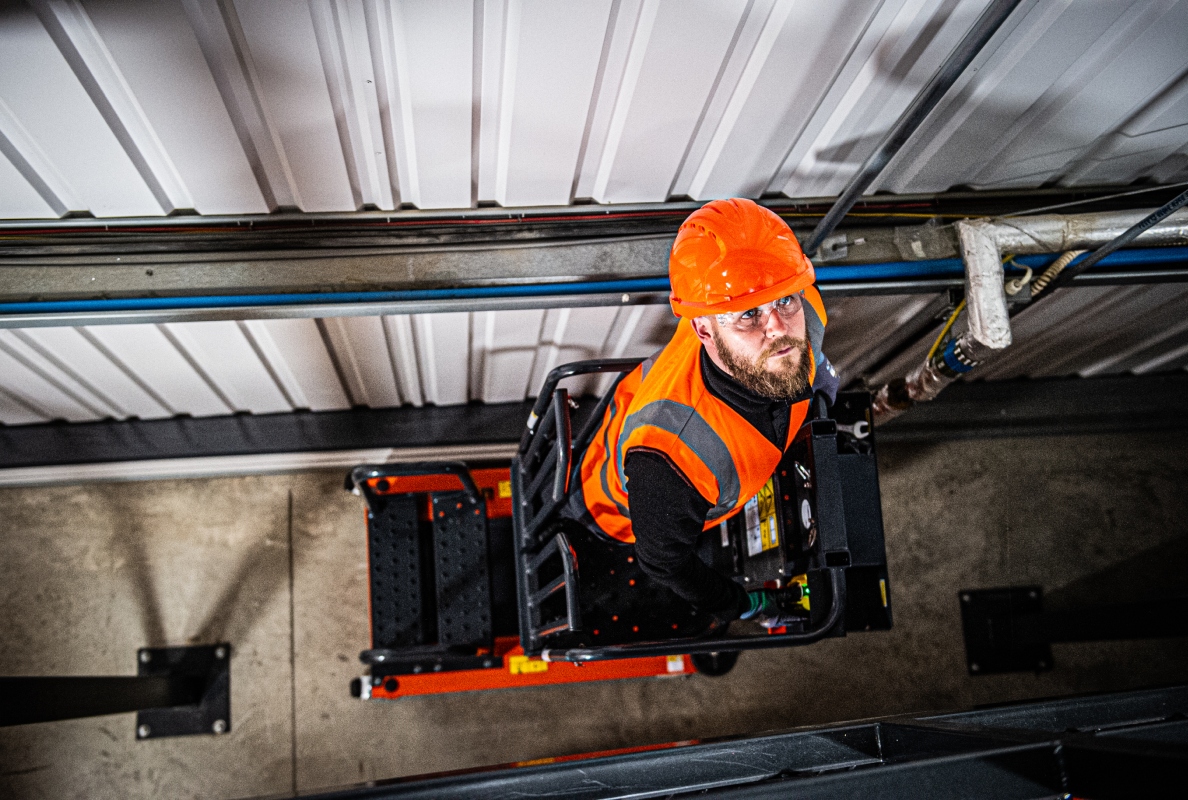 JLG® Power Towers Encourages Awareness of Work at Height Option During No Falls Week