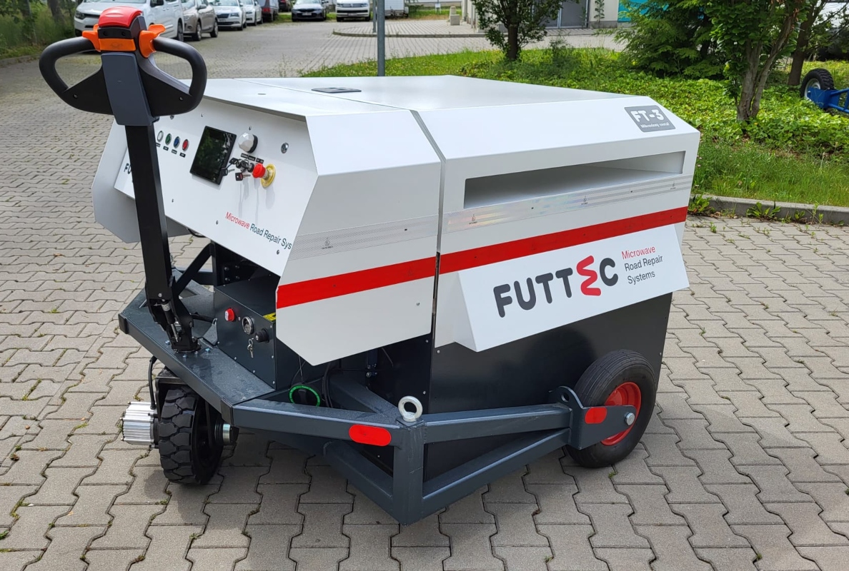 FUTTEC microwave technology enables durable pothole repairs even in freezing temperatures