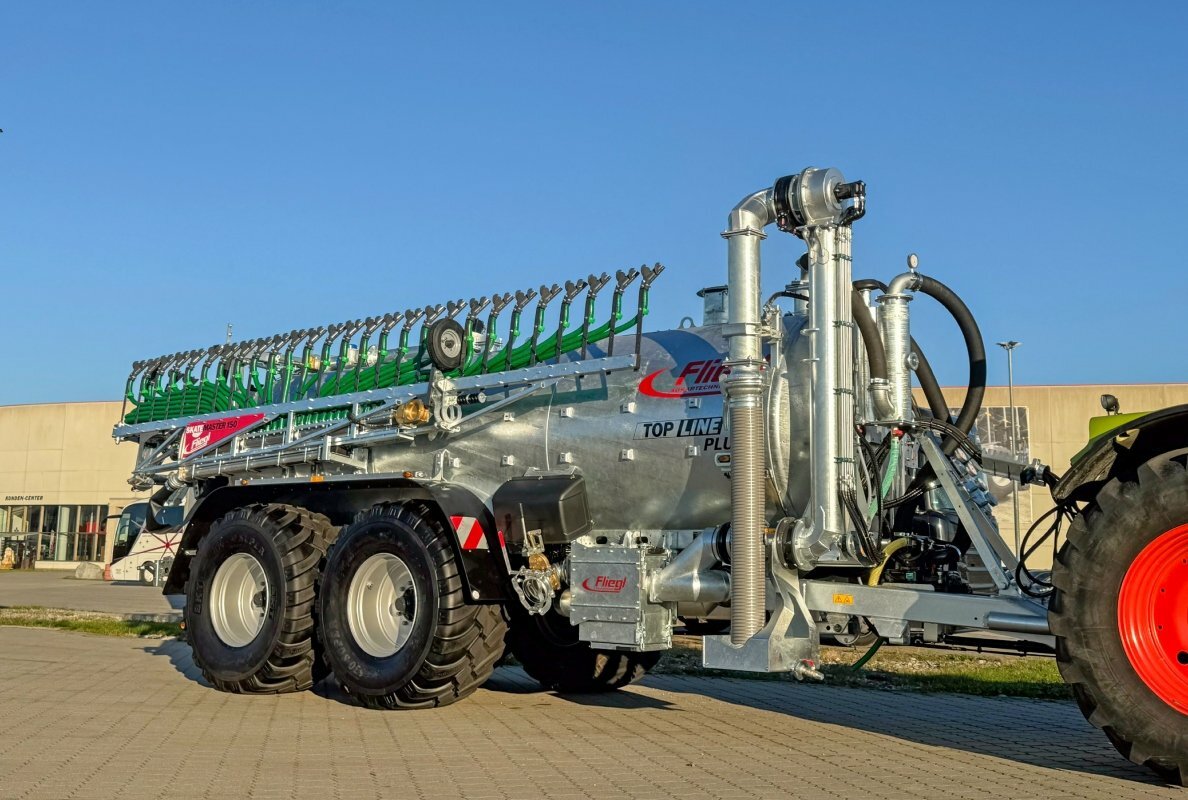 Fliegl presents the innovative TopLine Plus tank line