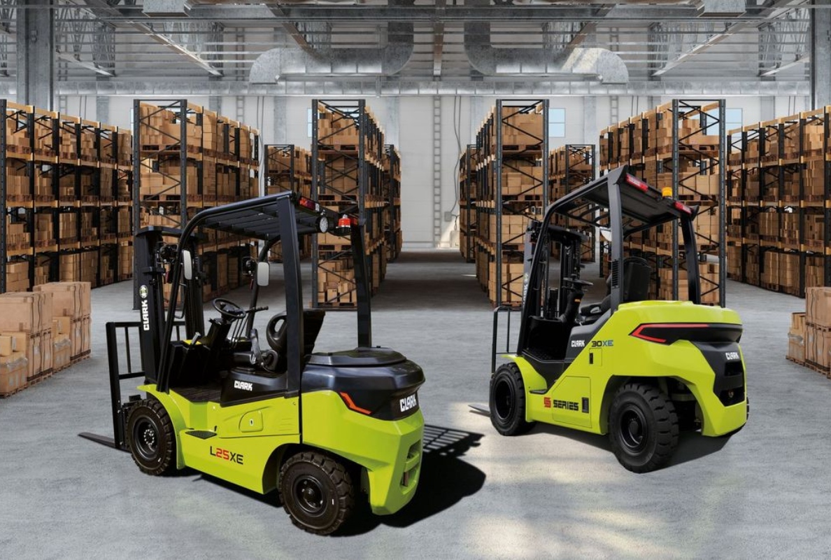 The crossover models combine the advantages of environmentally friendly electric forklifts with the versatility and robustness of traditional diesel and LPG forklifts