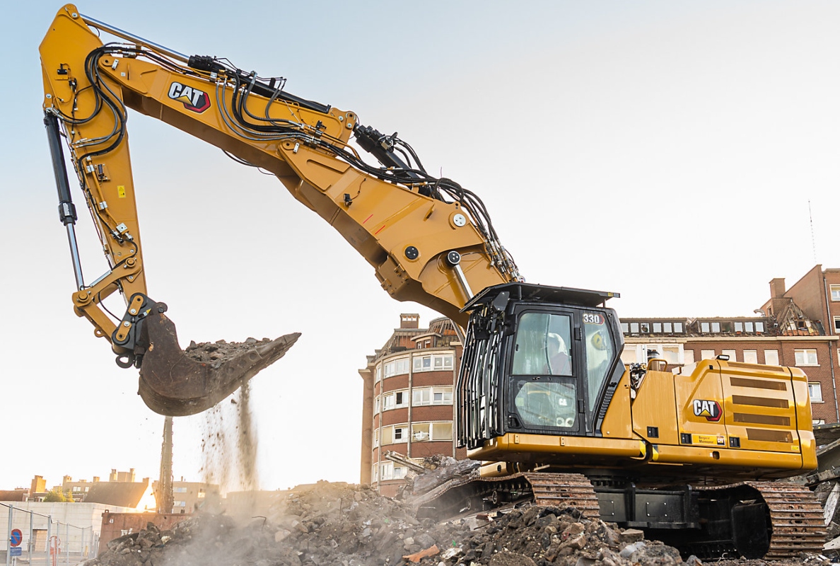 Cat Payload, Cat 2D E-Fence, and Cat Grade technologies come standard with the Cat® 330 UHD retrofit front.