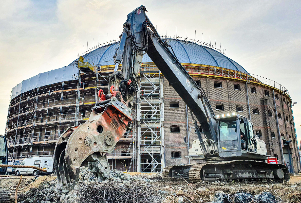 SQ couplers are made for heavy duty demolition applications.