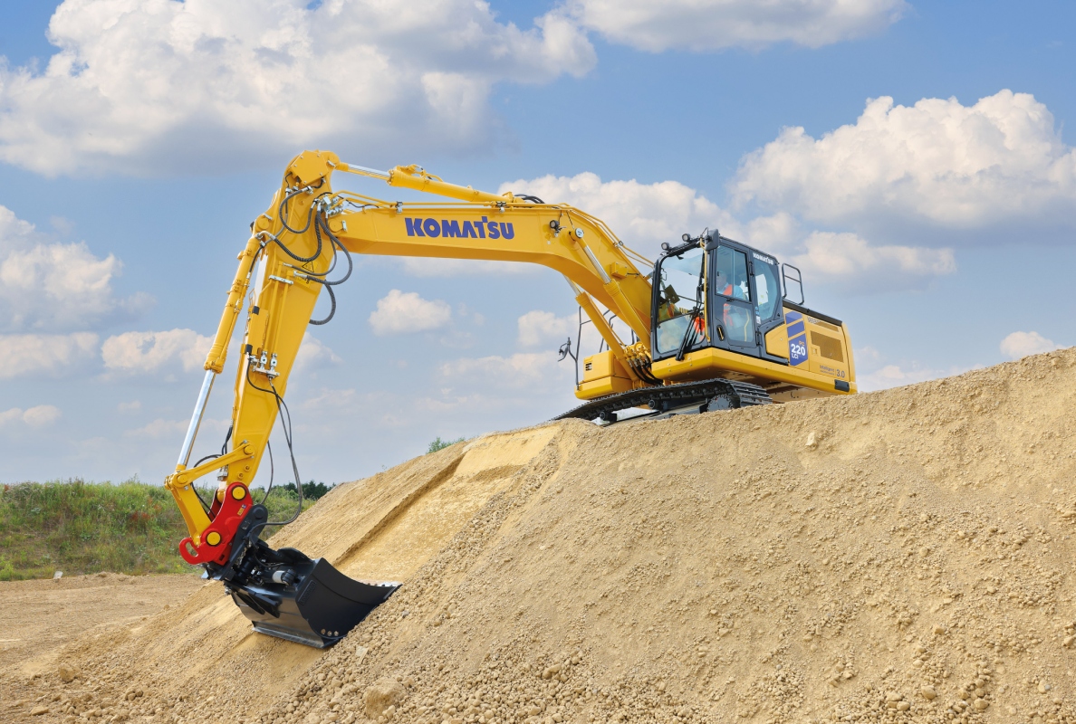 Komatsu PC220LCi-12