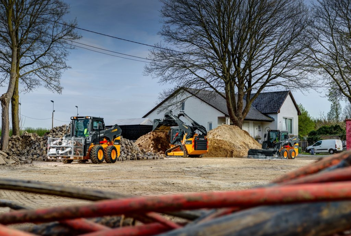 Tracked compact and skid steer loaders for Europe