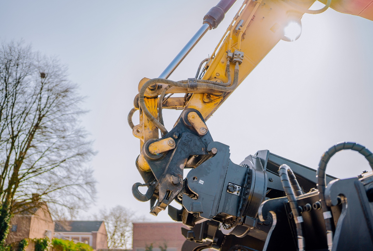 New Cat® Hydraulic Connecting CW Couplers For Excavators Deliver Fast And Safe Attachment Changes With Less Spillage