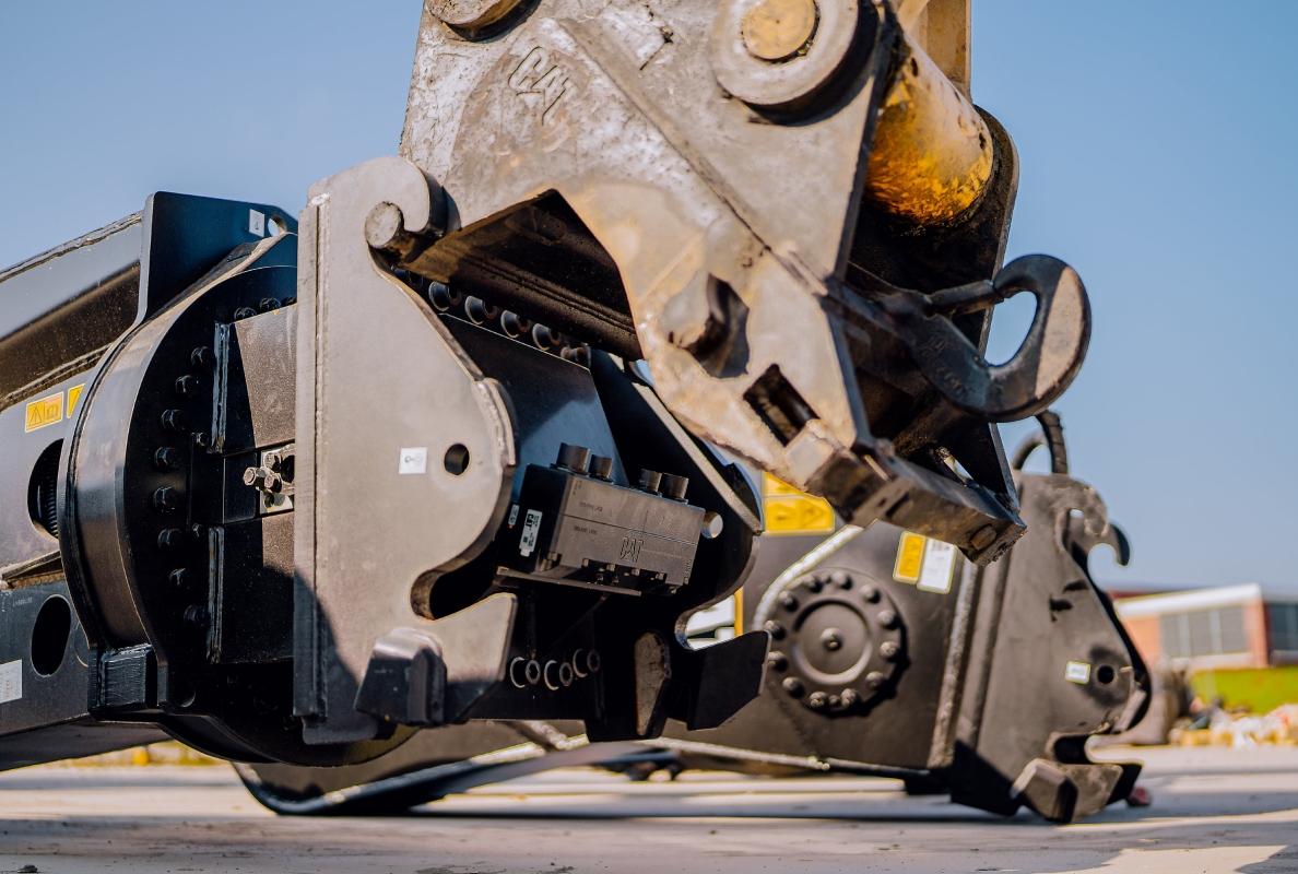 New Cat® Hydraulic Connecting CW Couplers For Excavators Deliver Fast And Safe Attachment Changes With Less Spillage