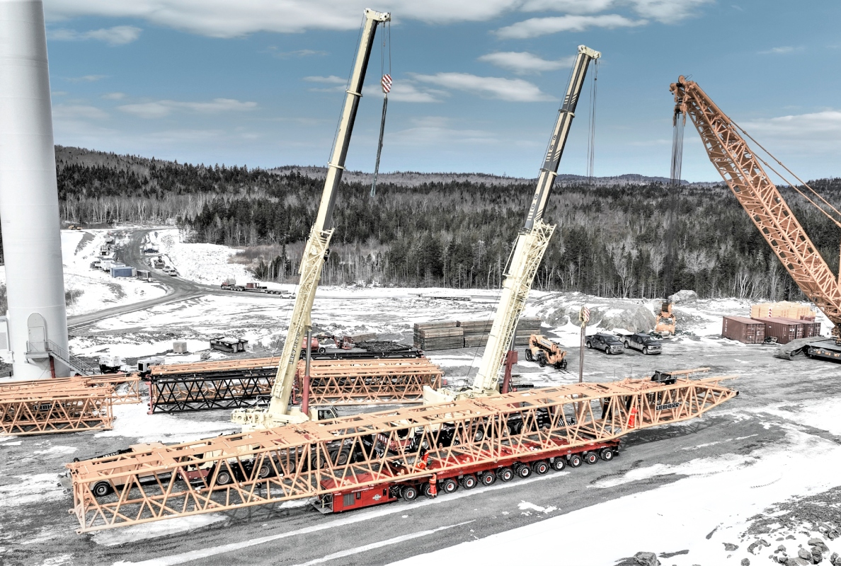 SCHEUERLE SPMTs offer theoretically unlimited transport capacity through the electronic or mechanical coupling systems – perfect for large-scale projects in the energy, construction and mining industries.