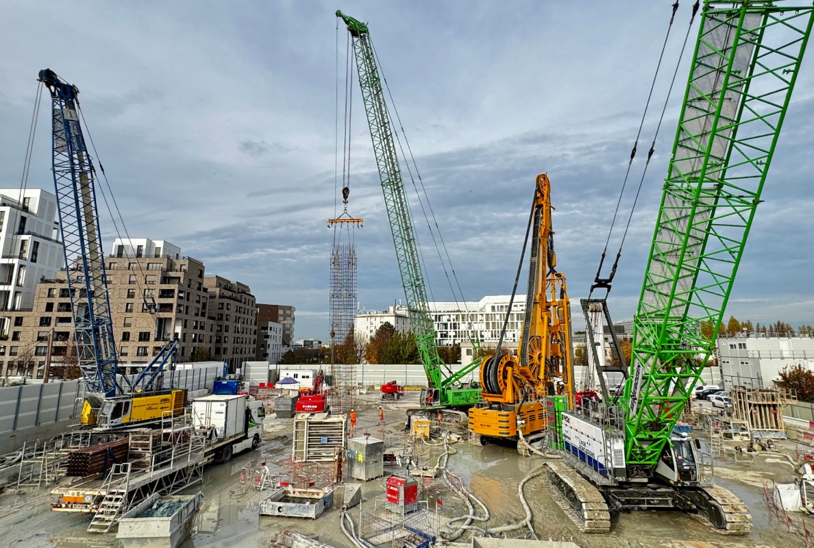Three SENNEBOGEN cranes
