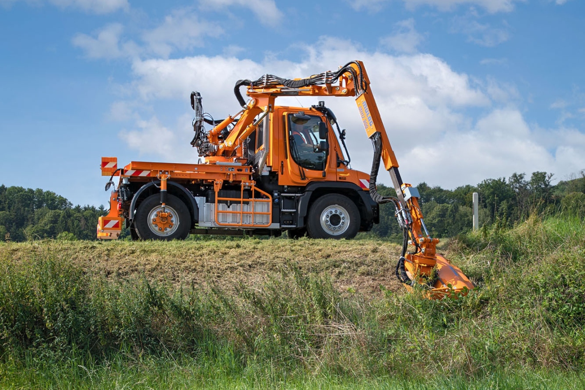 Unimog U 535 MULAG