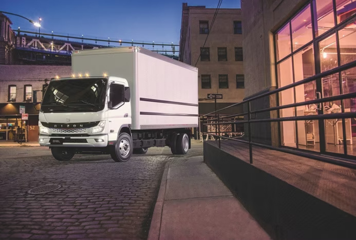 RIZON truck with Van body downtown