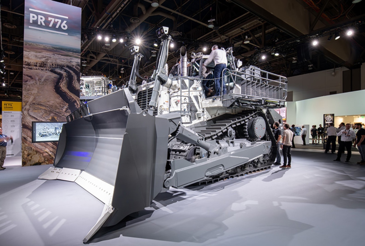 Introducing the PR 776 G8, the latest generation of Liebherr’s flagship 70-tonne mining dozer.
