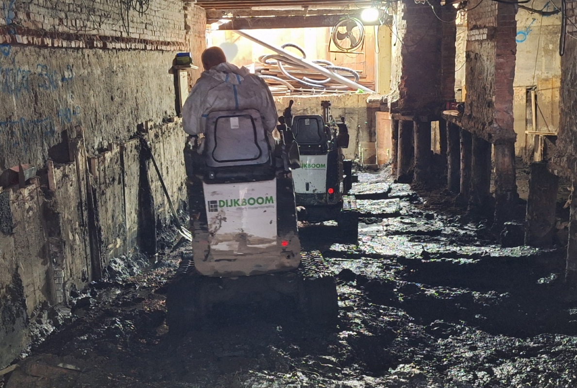 Dijkboom has both diesel and electric Bobcat E10 mini excavators