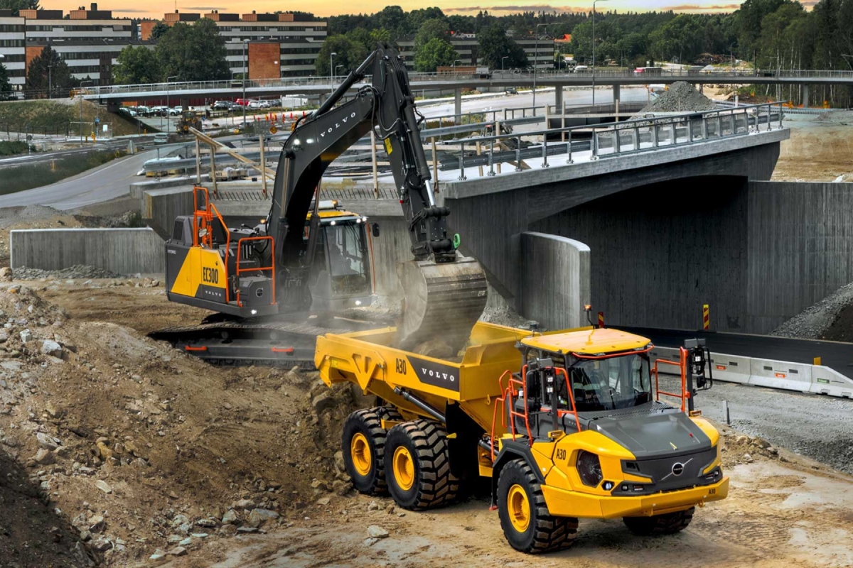 Volvo Construction Equipment delivers improved Q3 margin driven by favorable market mix and growth in services