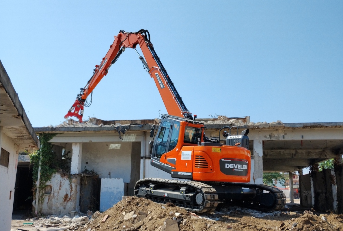 Develon DX140RDM-7