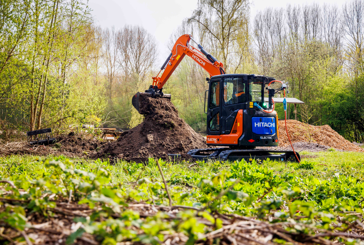 Hitachi ZX55U-6EB 