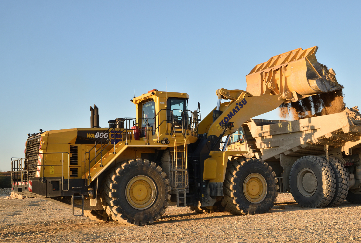 Komatsu WA800-8
