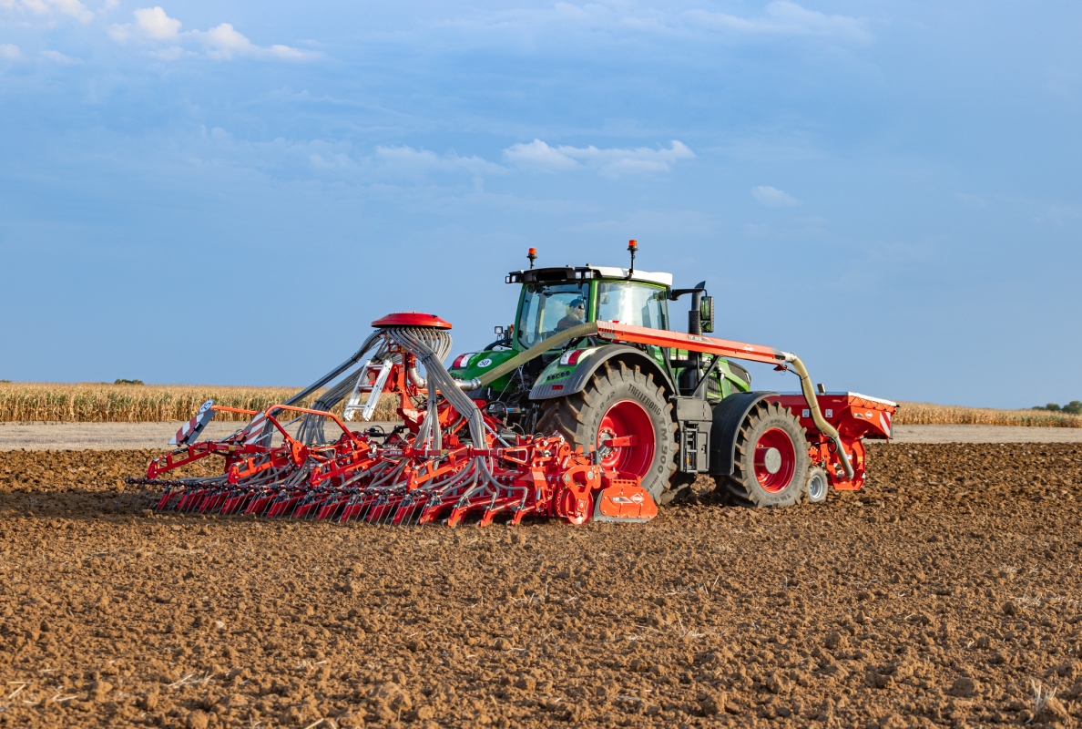 Foldable power harrow combination HR 6030 RCS