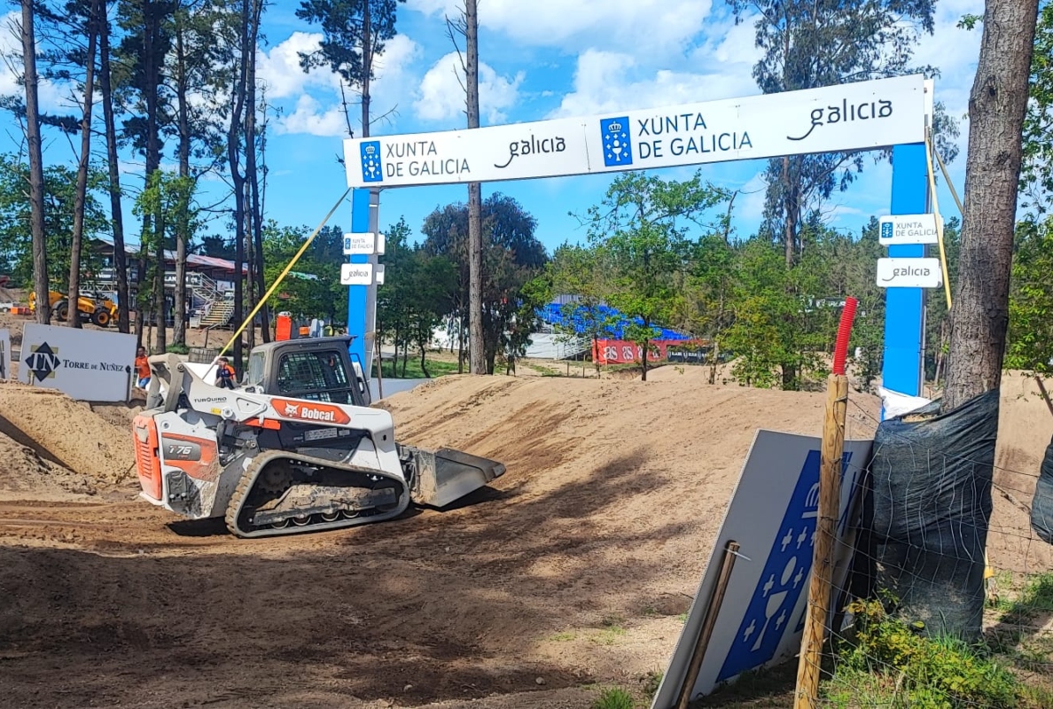 Bobcat T76 at Galician Motocross Grandprix