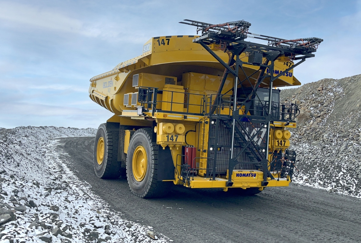 A Komatsu 930E diesel trolley PA truck at the Boliden Aitik Mine.