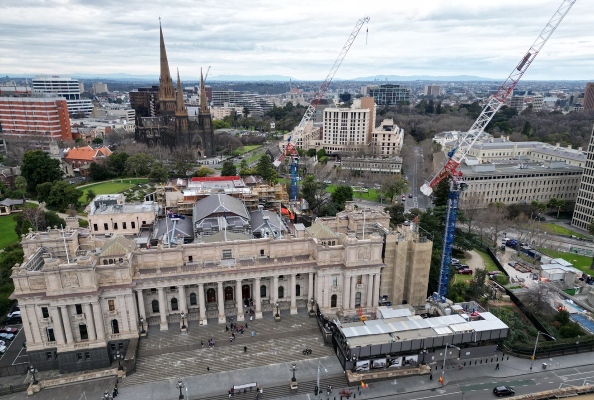 Two Raimondi hydraulic luffing jib cranes assigned to prestigious restoration project in Melbourne