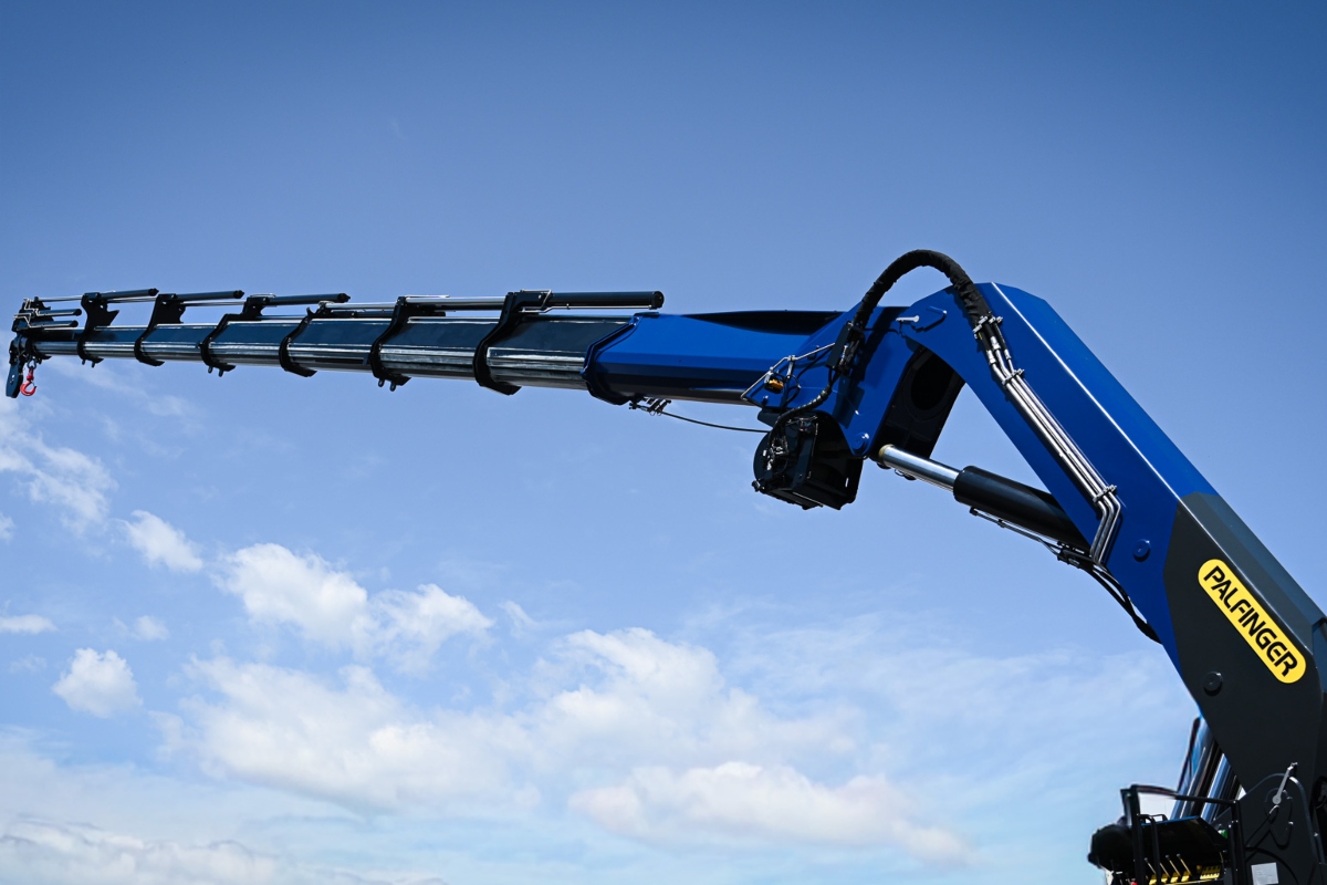 The new PFM 1200 impresses with its outreach, performance, and durability.
